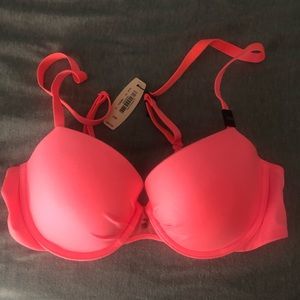 Never worn 34b Victoria's Secret hot pink bra
